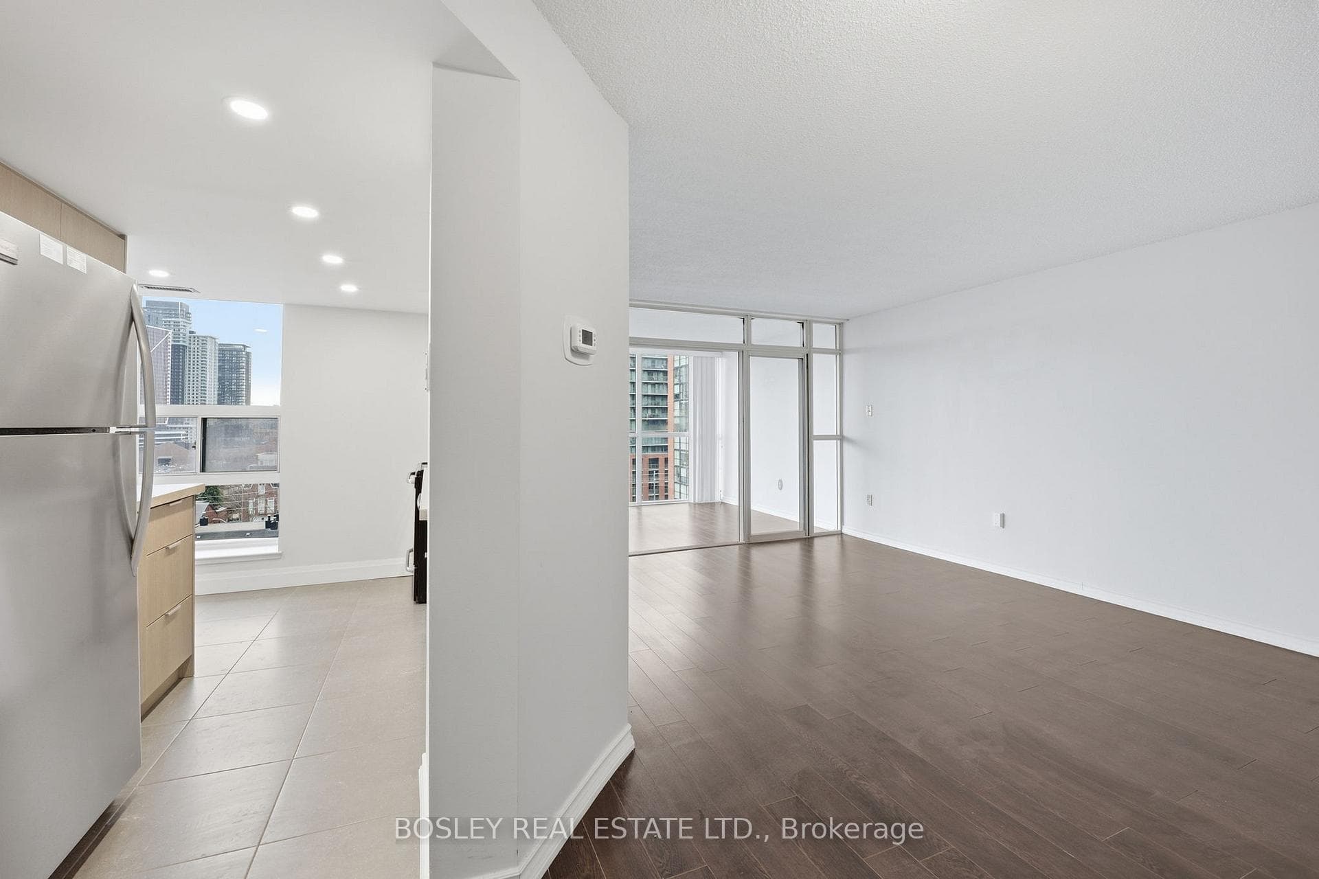 701 King Street Unit 808 photo 12