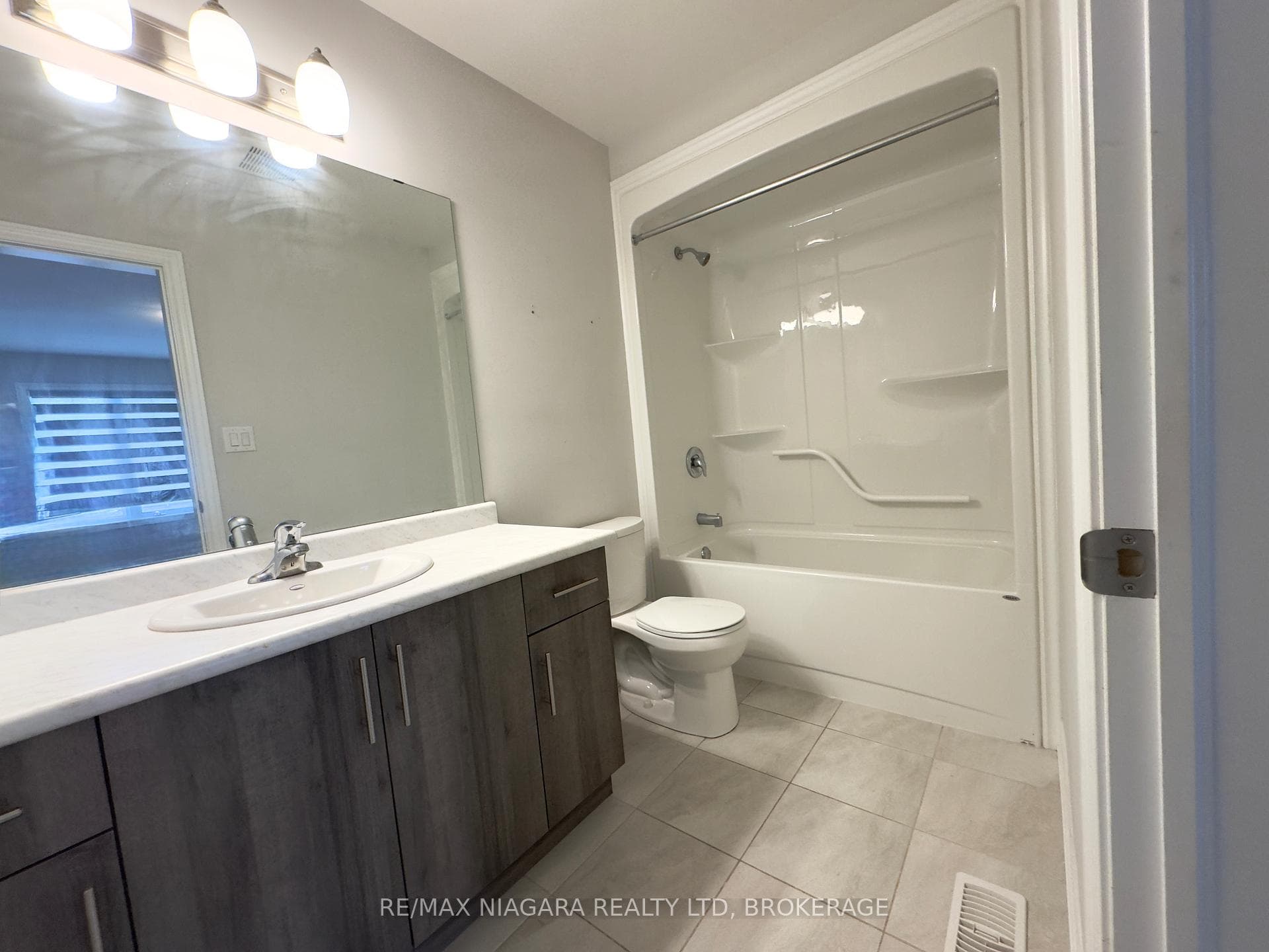93 Sunflower Place photo 11