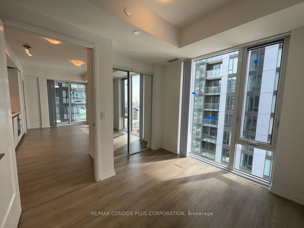 8 Widmer Street Unit 3903 photo 6