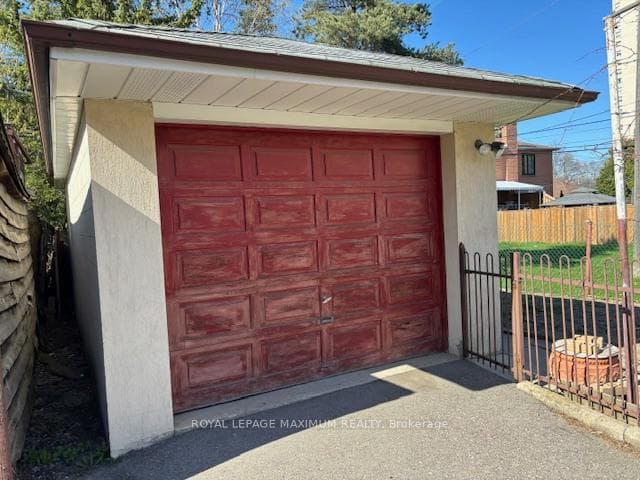 416 Ridelle Avenue photo 2