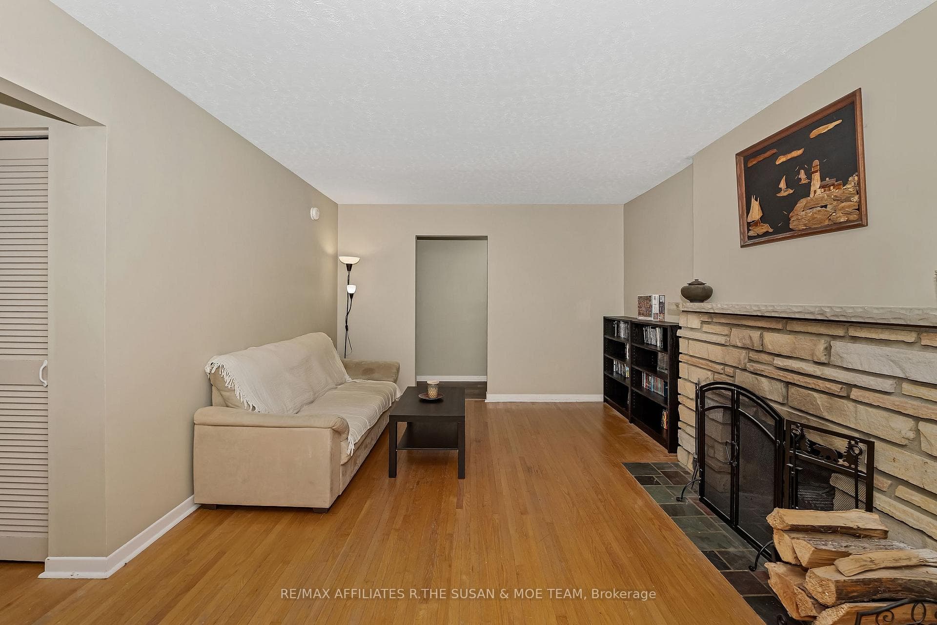 596 Dickinson Avenue photo 9