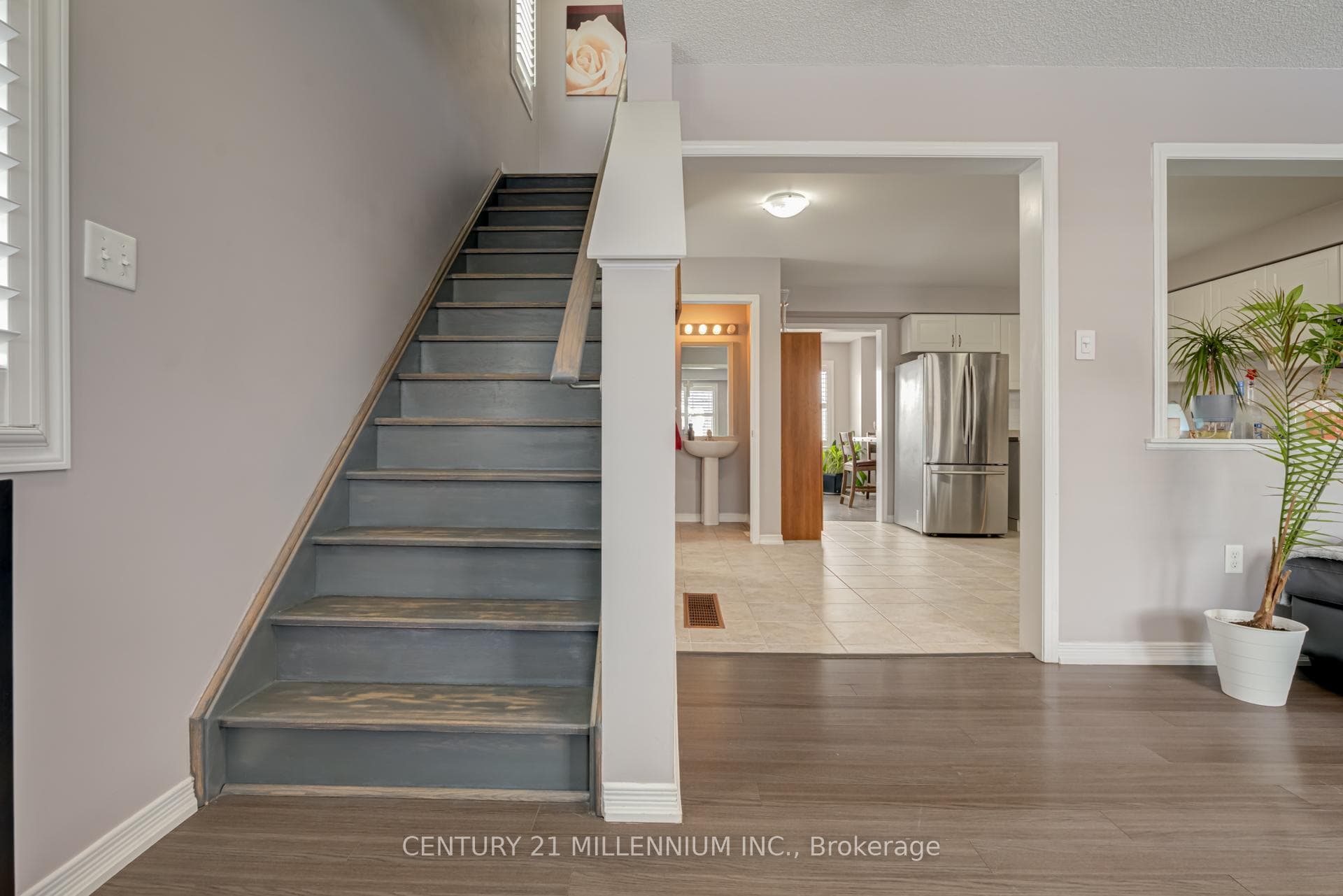 1277 Coleman Crescent photo 20