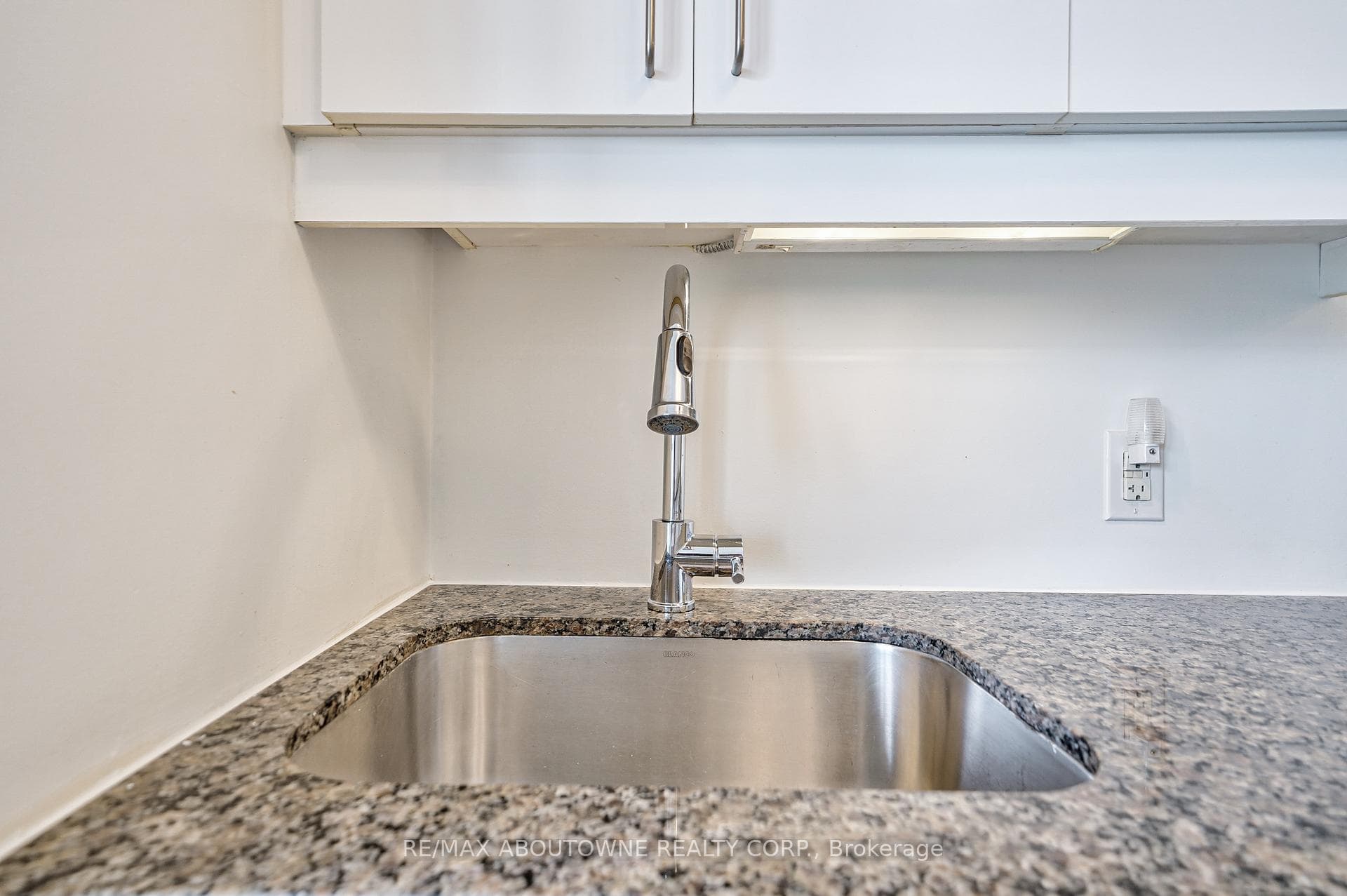 426 University Avenue Unit 3106 photo 19