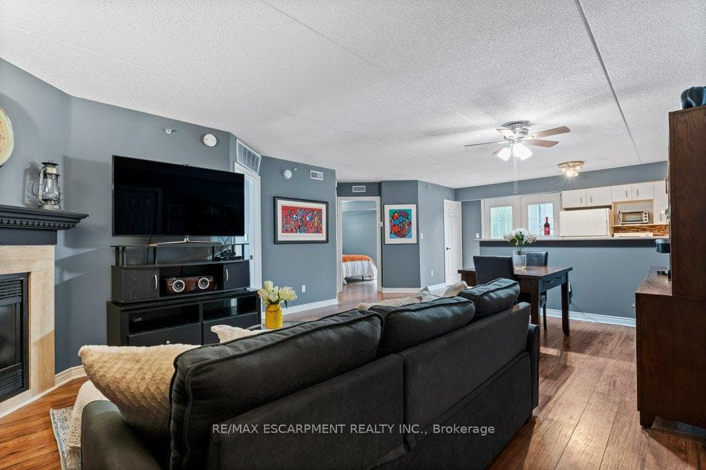 4005 Kilmer Drive Unit 211 photo 9