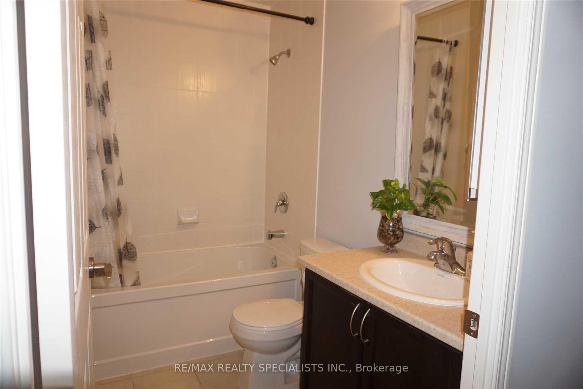 339 Rathburn Road Unit 1801 photo 6