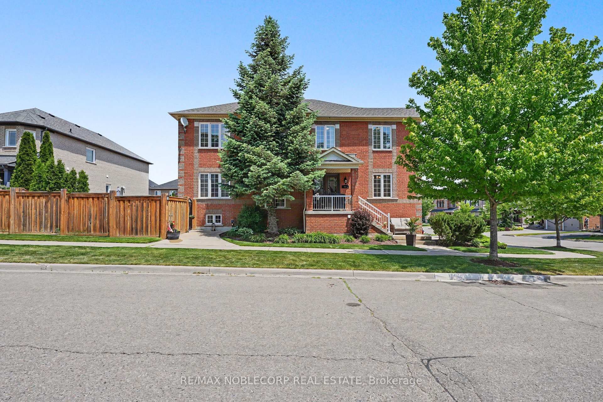 37 Christensen Avenue photo 3