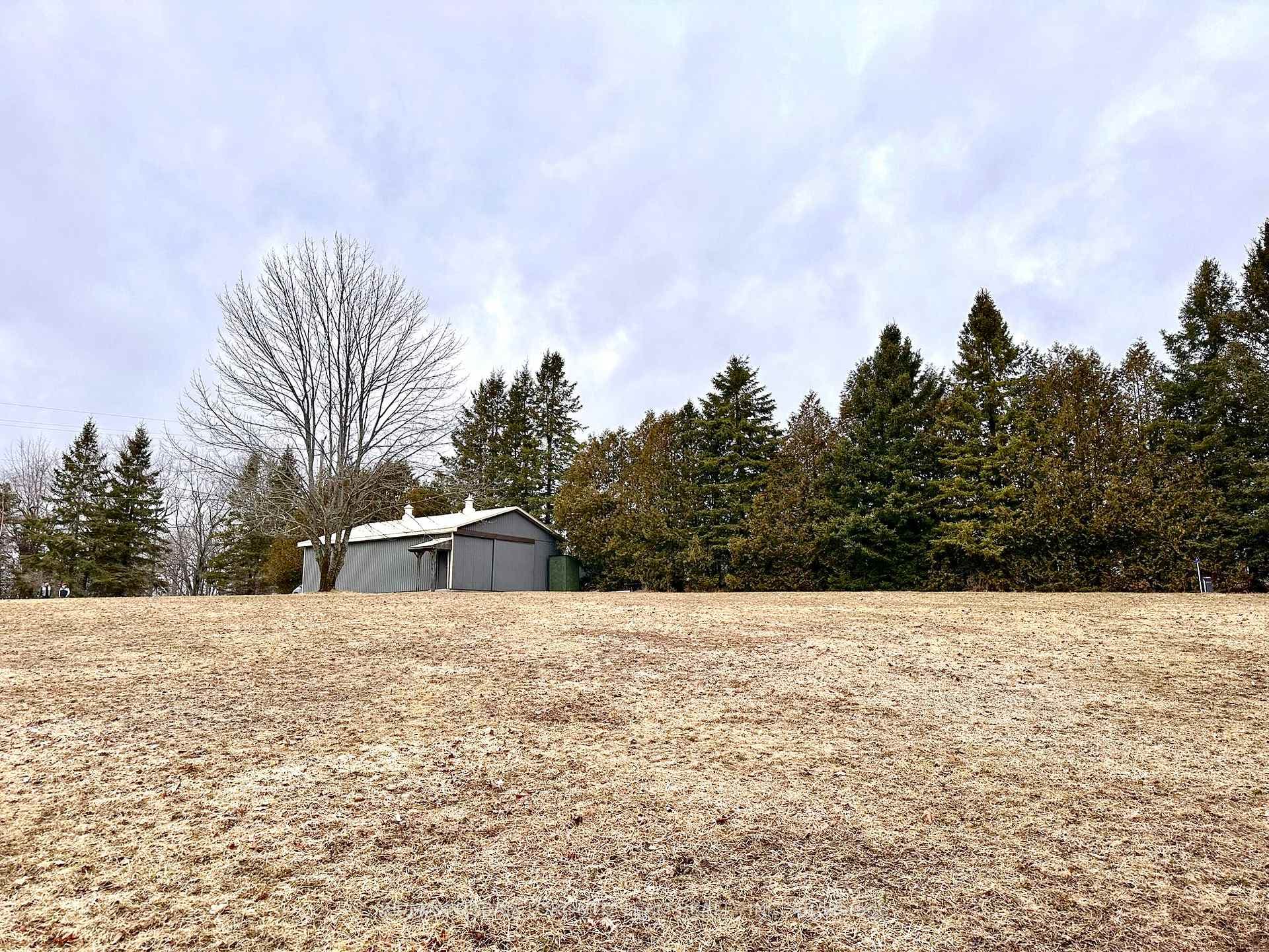 414 NORTH LINE Road photo 3