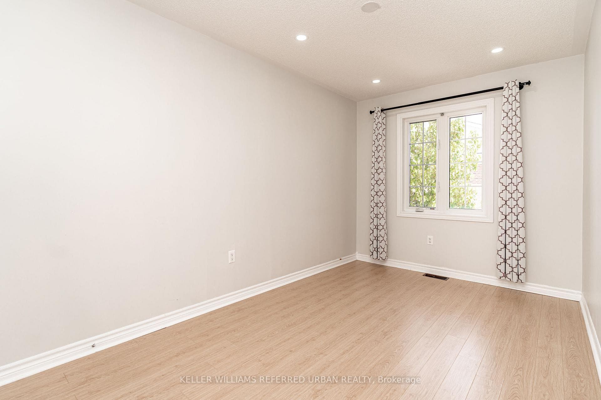 13313 Bathurst Street photo 14