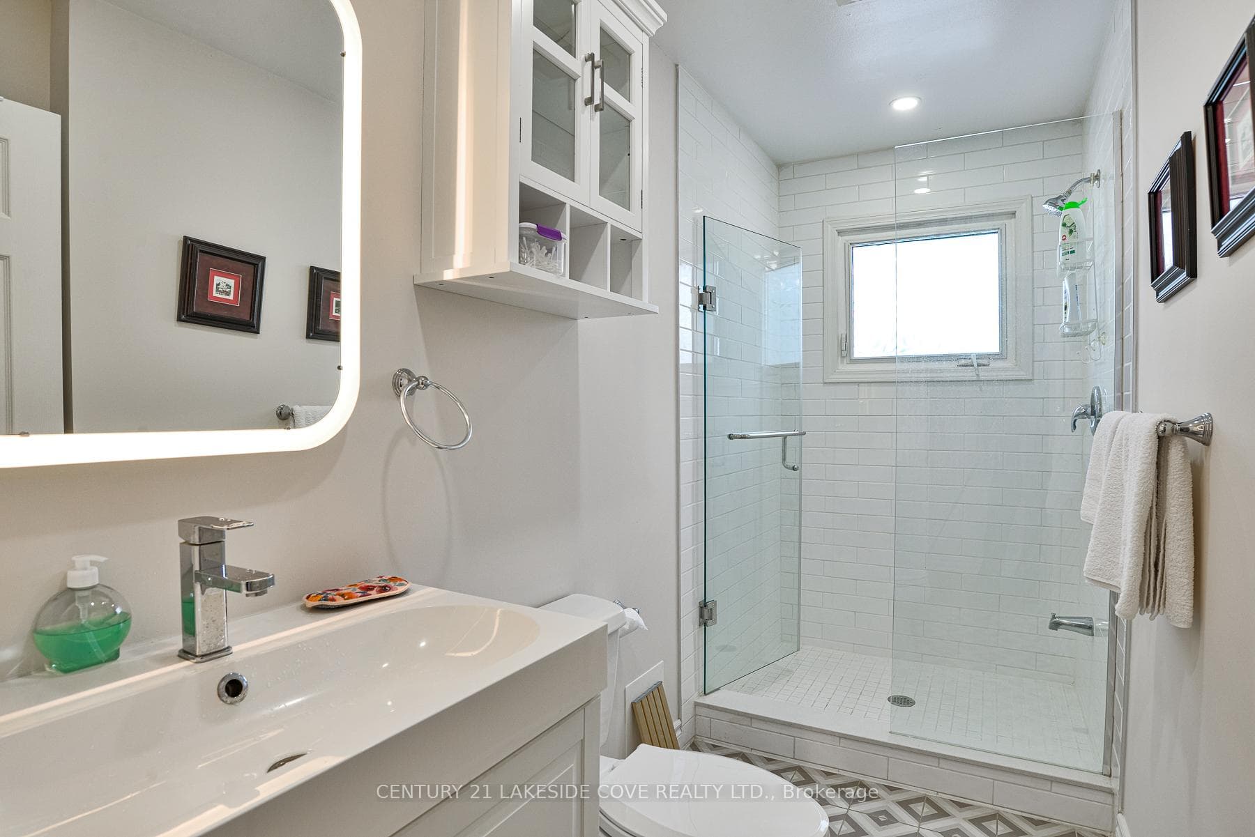 9 Pinetree Court photo 18