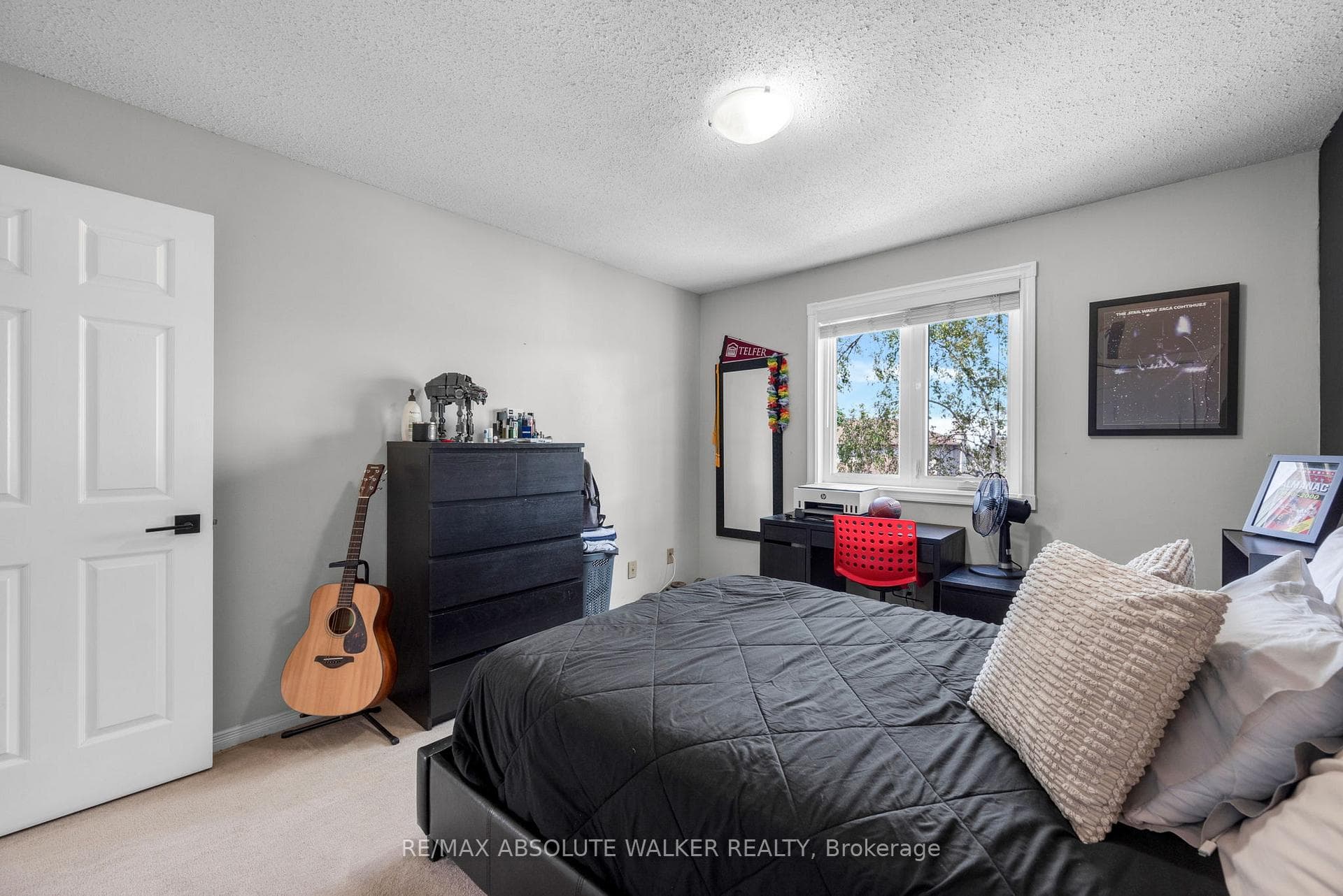 1368 Norview Crescent photo 34