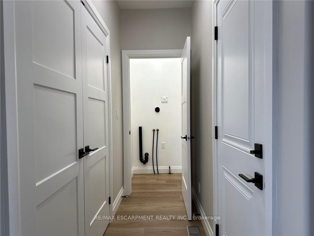 183 Craddock Boulevard photo 10