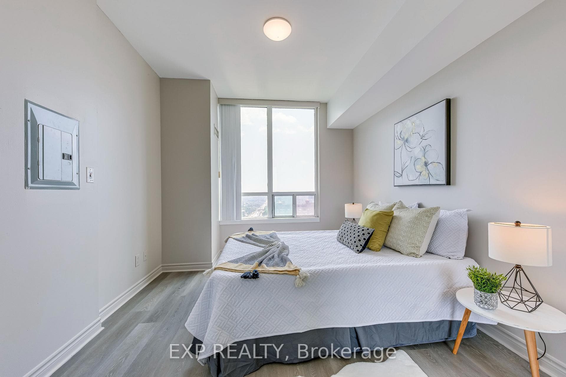 3504 Hurontario Street Unit 2303 photo 6