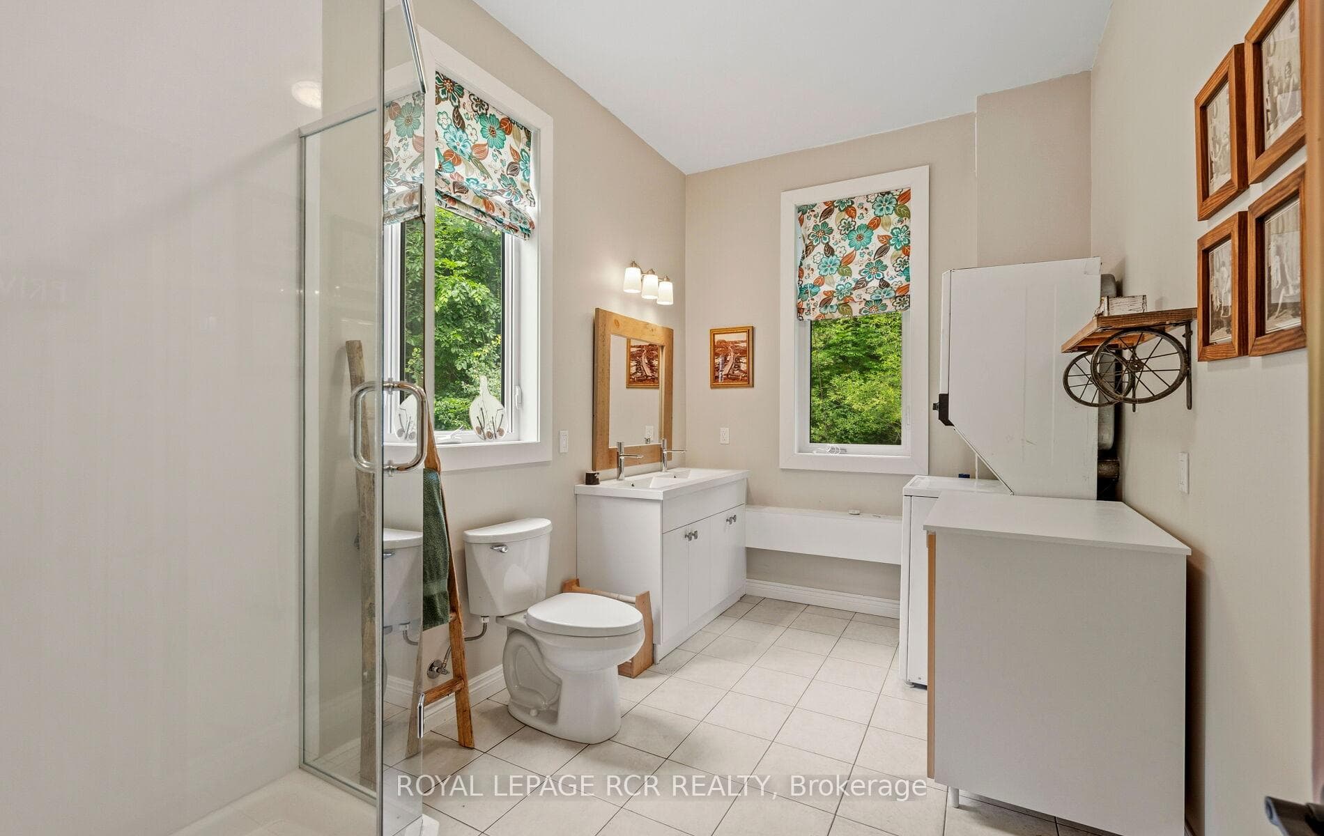 Coach house main floor bathroom with laundry