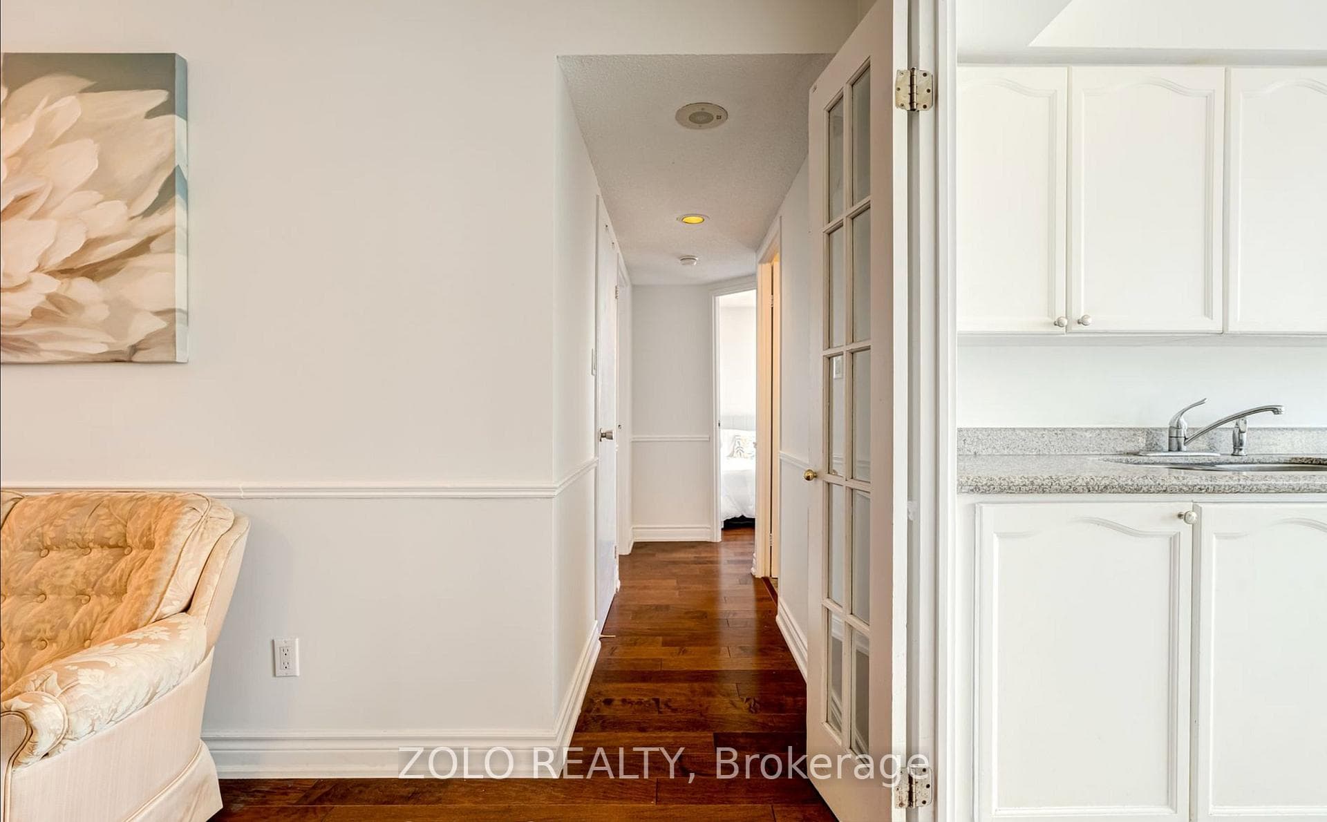 633 Bay Street Unit 2507 photo 13