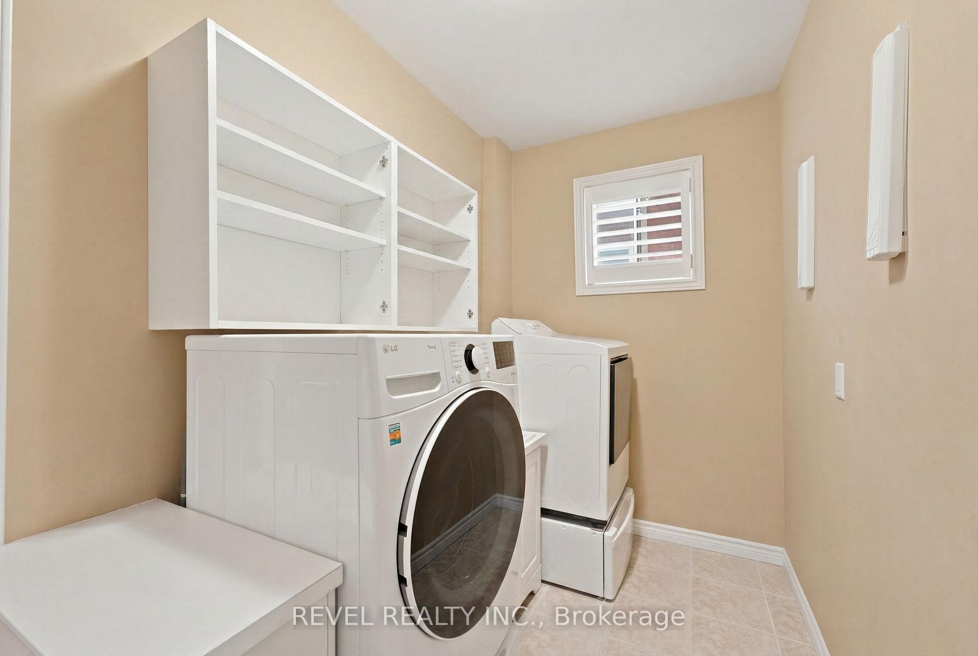 207 Valridge Drive photo 13