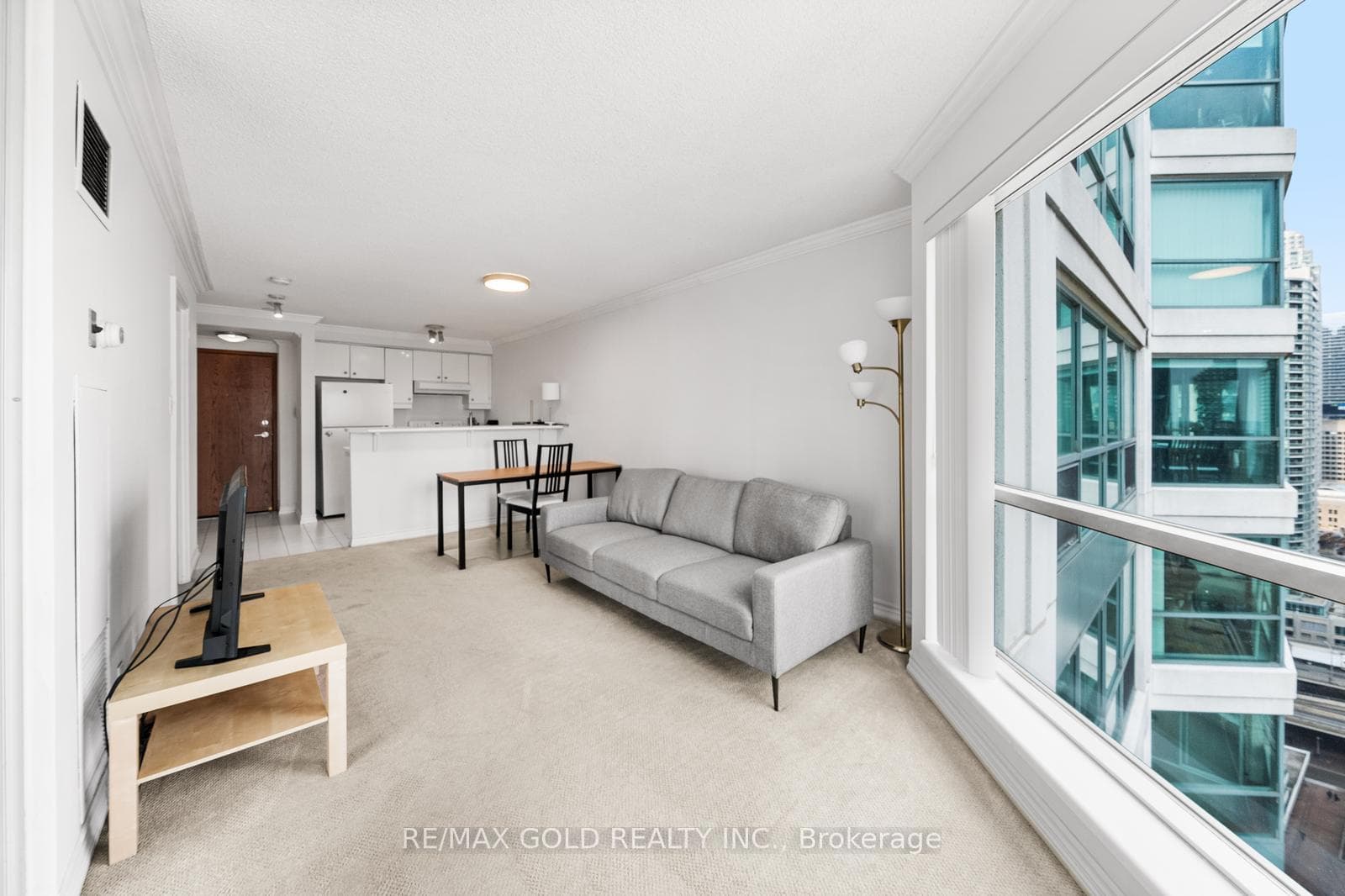 10 Yonge Street Unit 2710 photo 8