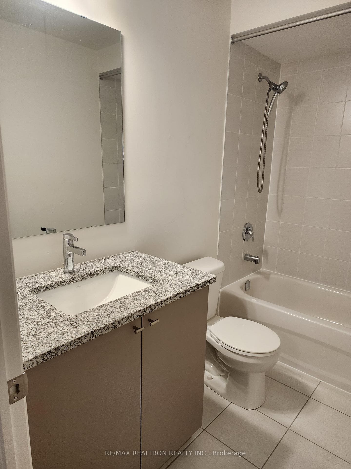 300 Coronation Road photo 28