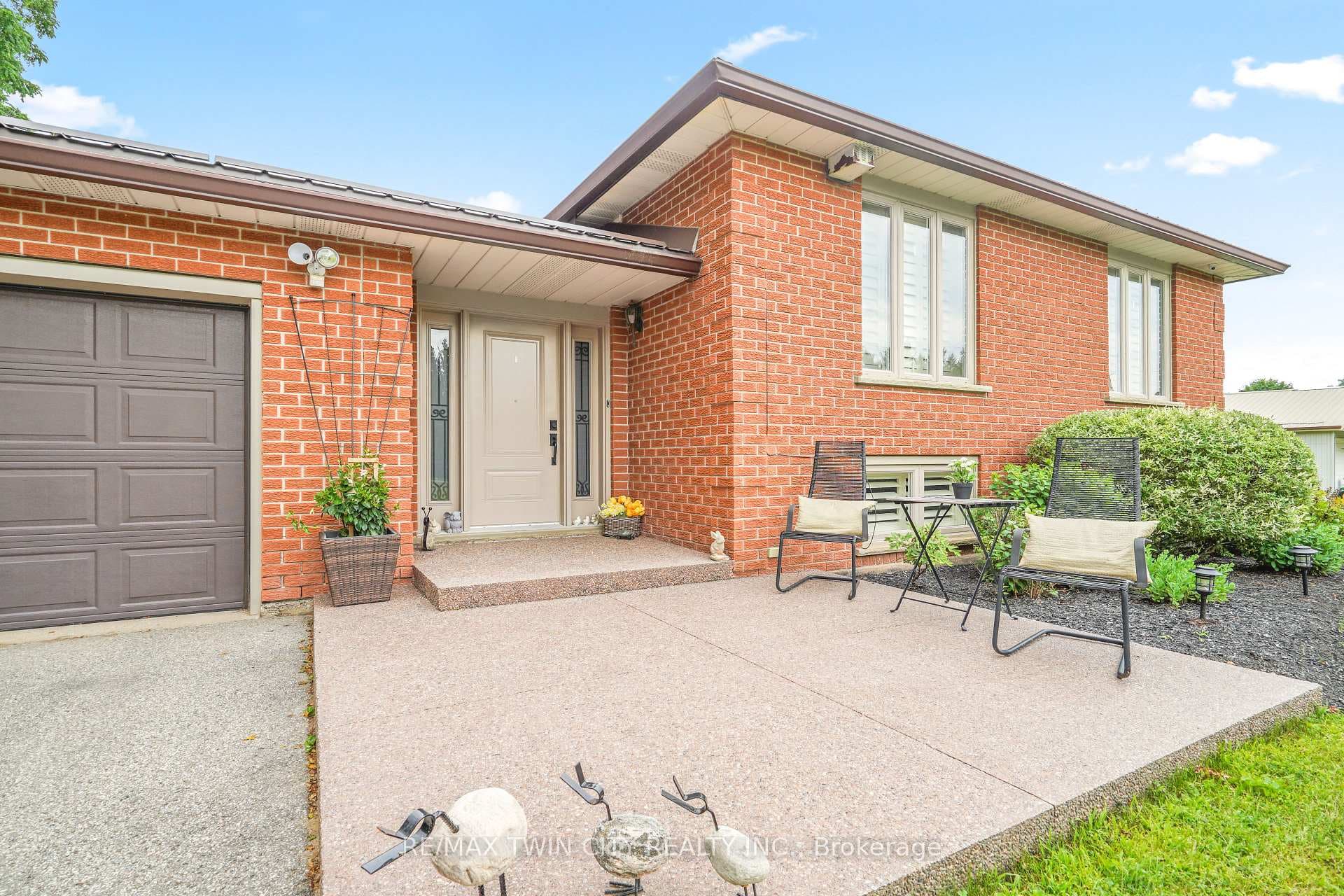 183 McGill Road photo 3