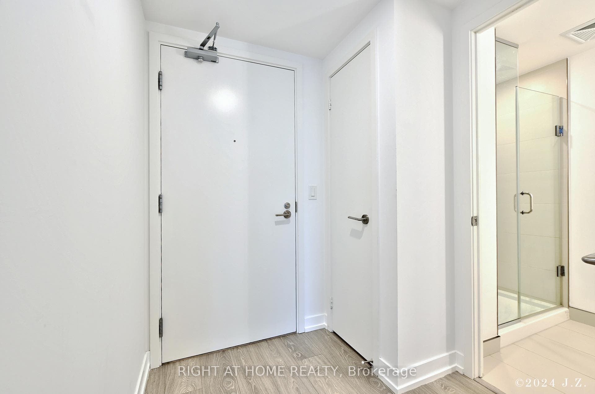 19 Western Battery Road Unit 808 photo 3