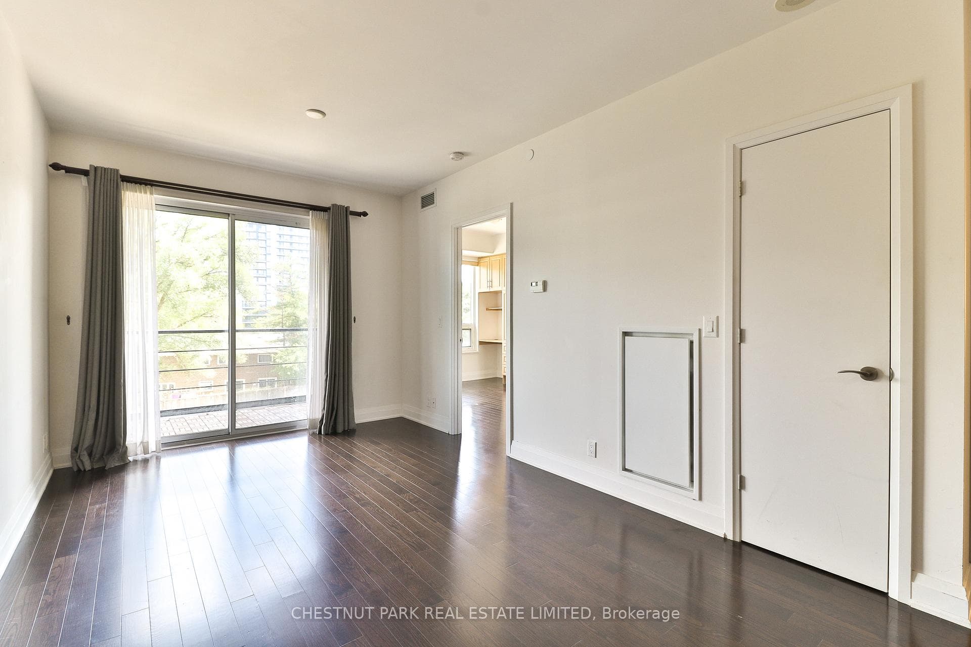 21 Clairtrell Road Unit 402 photo 7