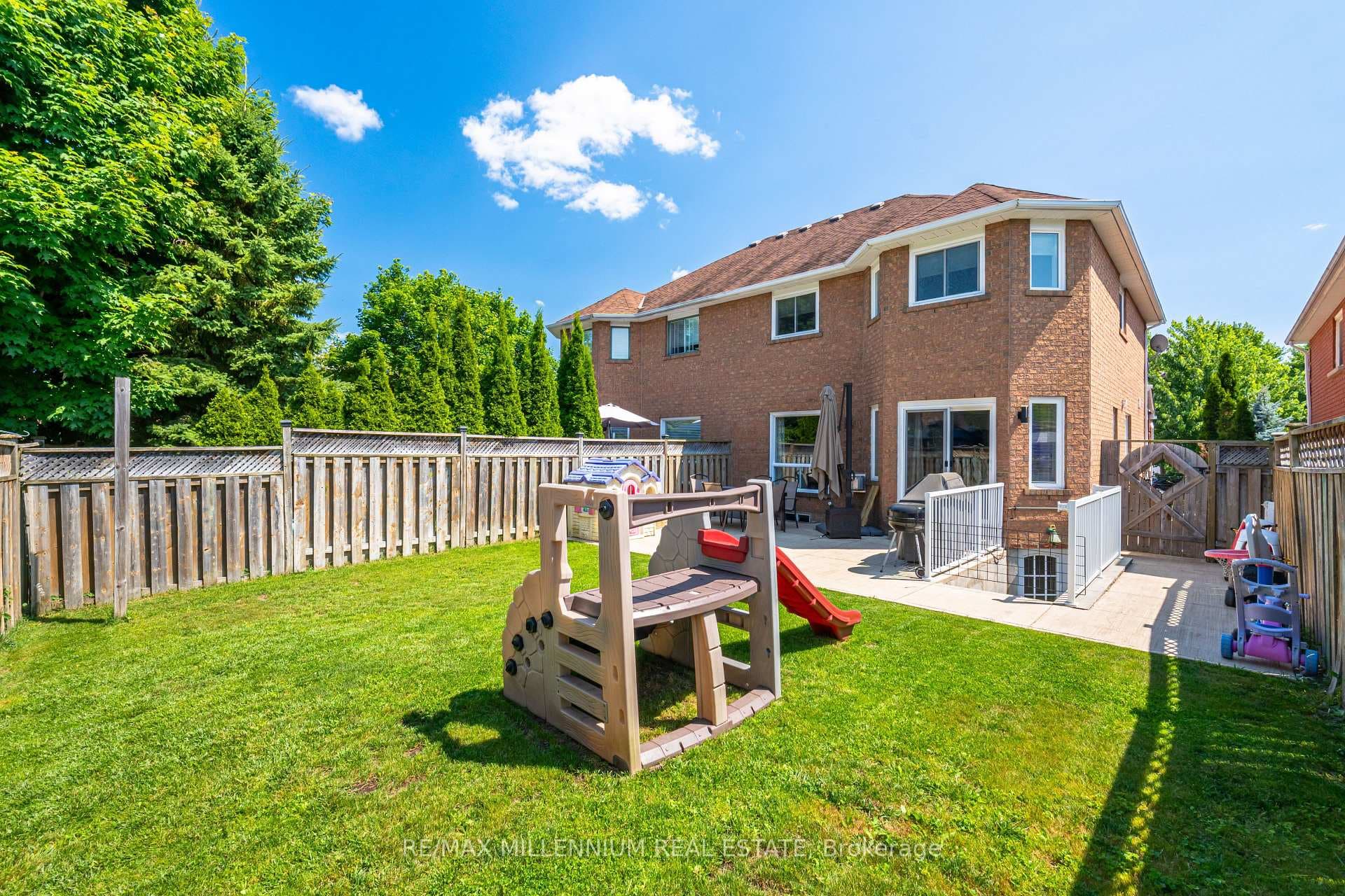 143 Hudson Crescent photo 33