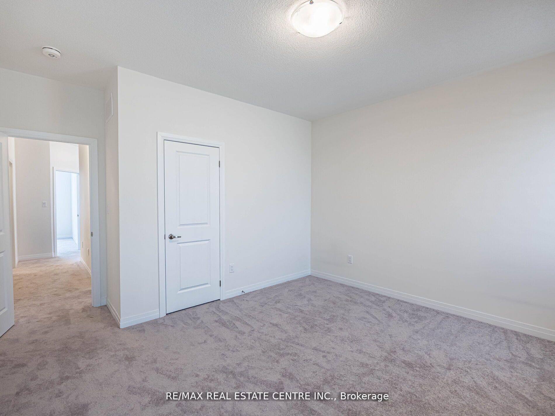 2921 Nakina Street photo 10