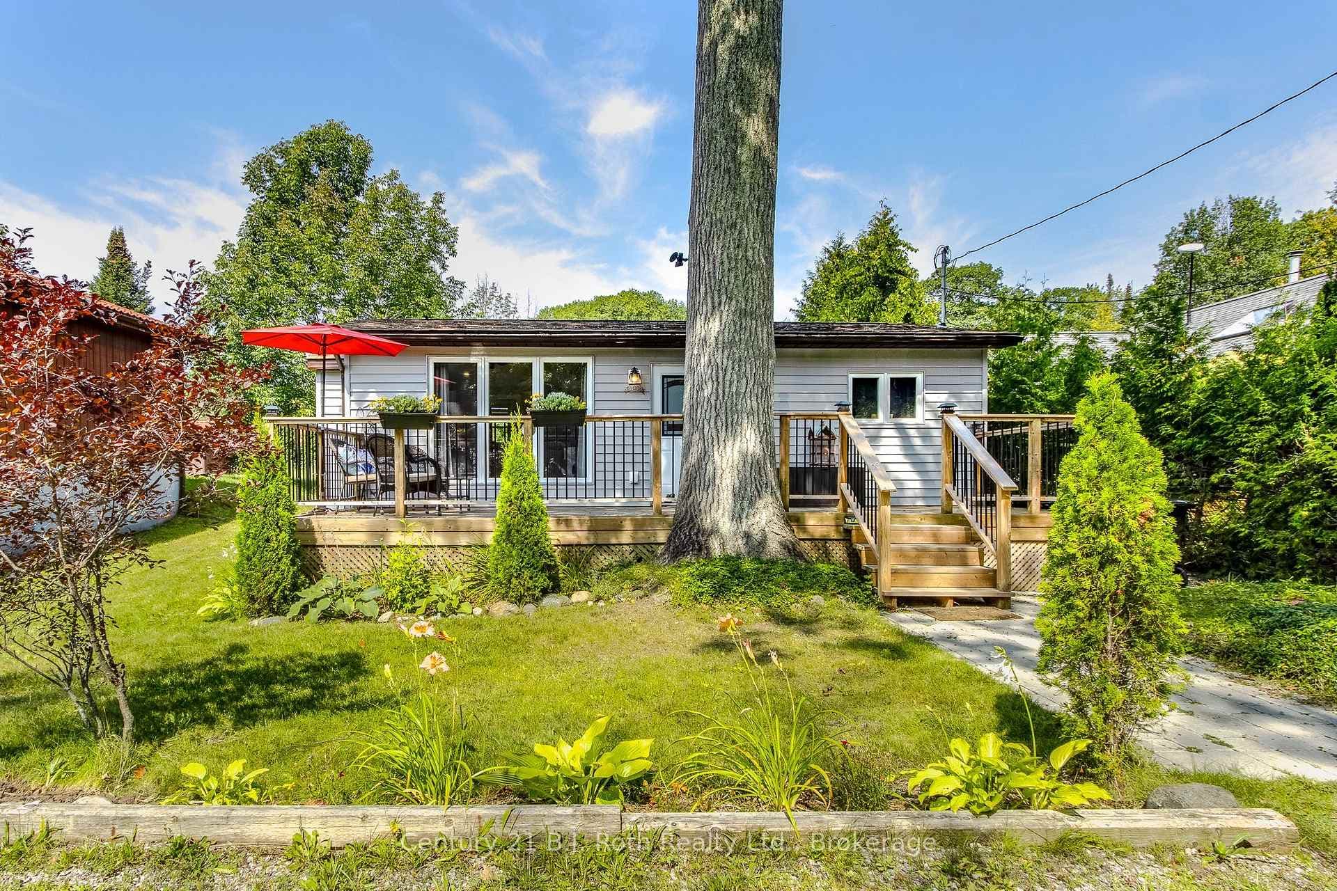 8 Arbor Road photo 2