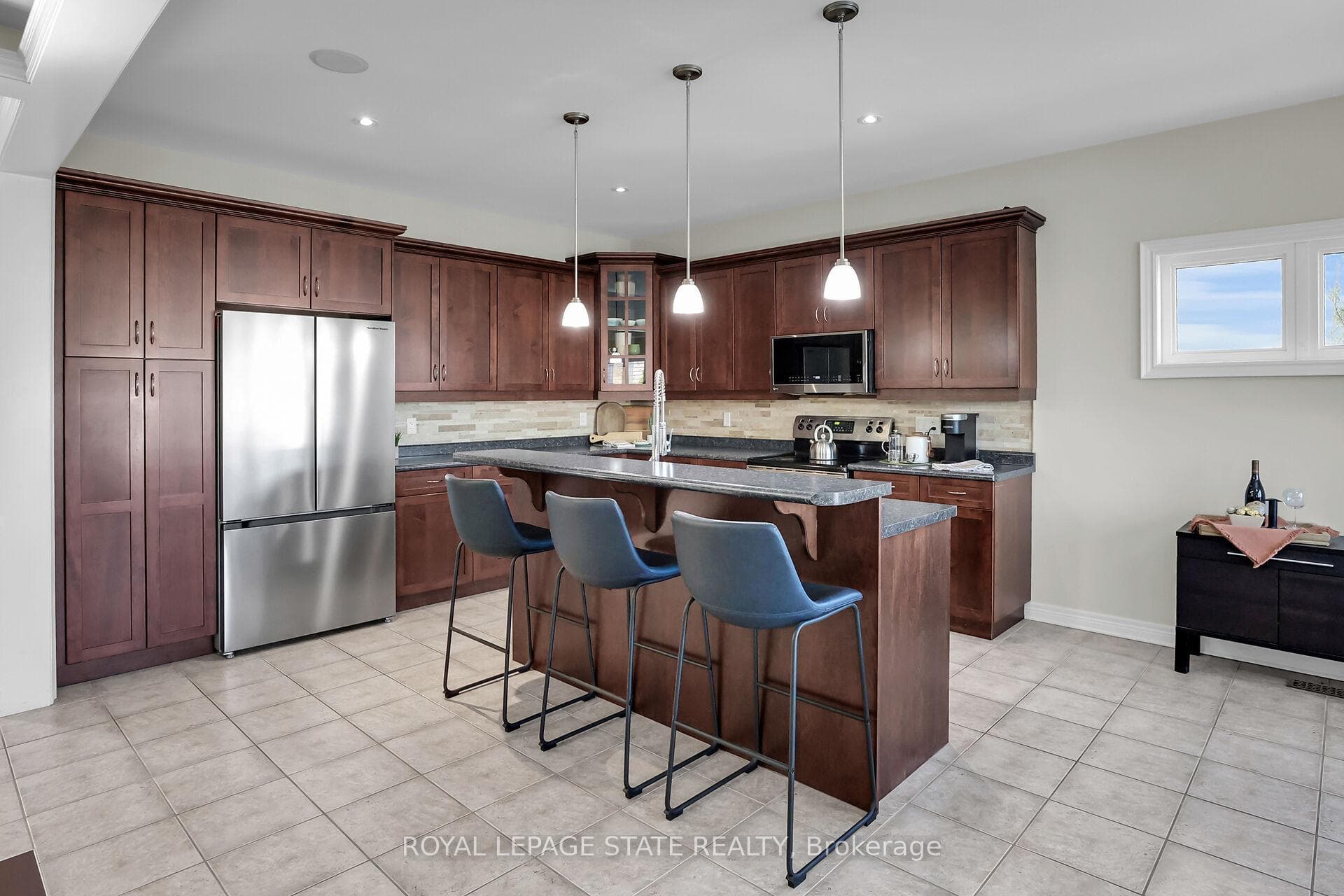 40 Bell Avenue photo 7