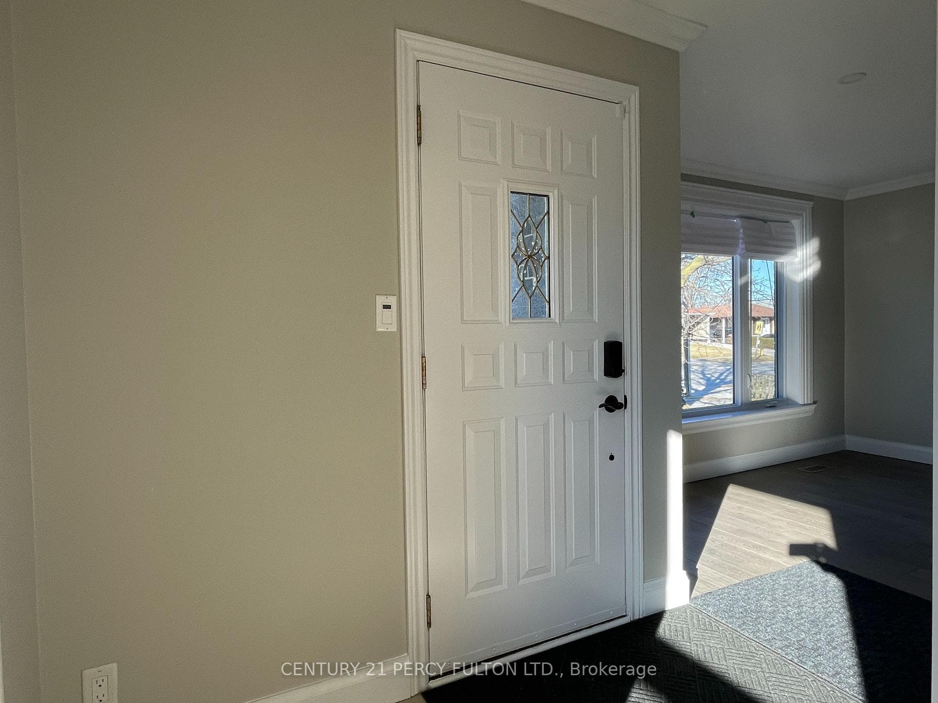 771 Krosno Boulevard Unit Upper photo 14