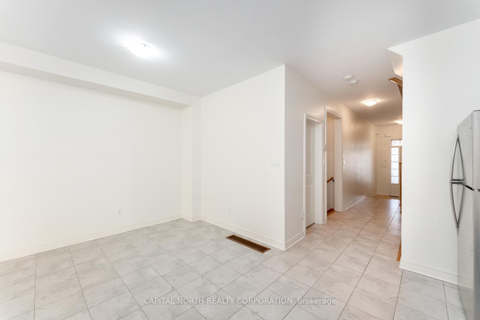 84 Fortis Crescent photo 10