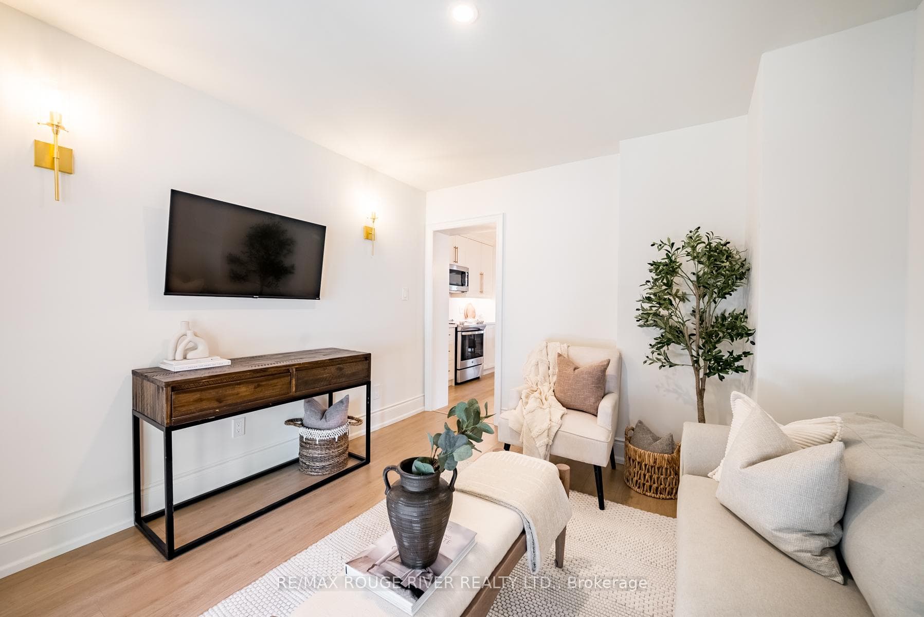 135 Warren Avenue photo 21