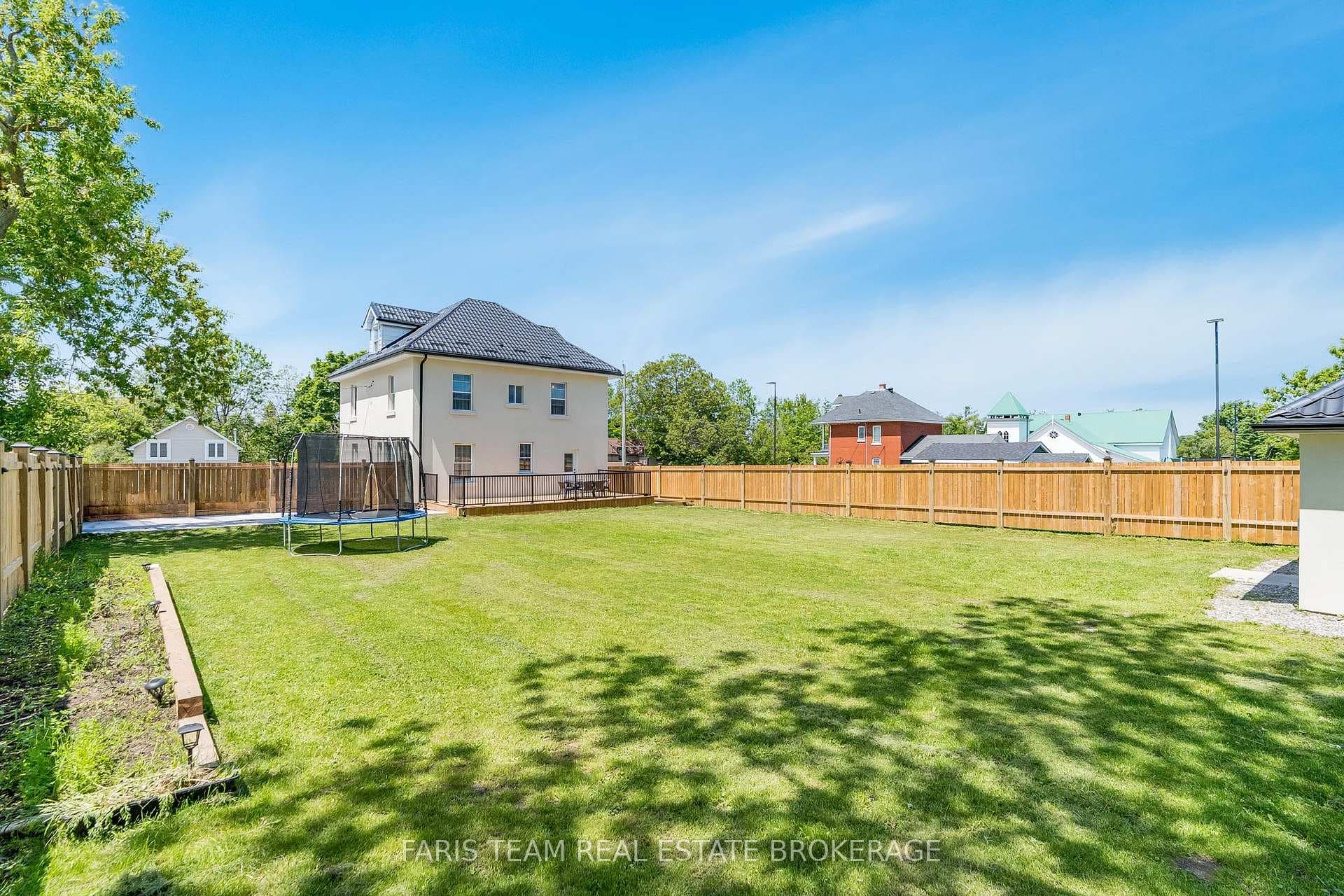 119 Jephson Street photo 41