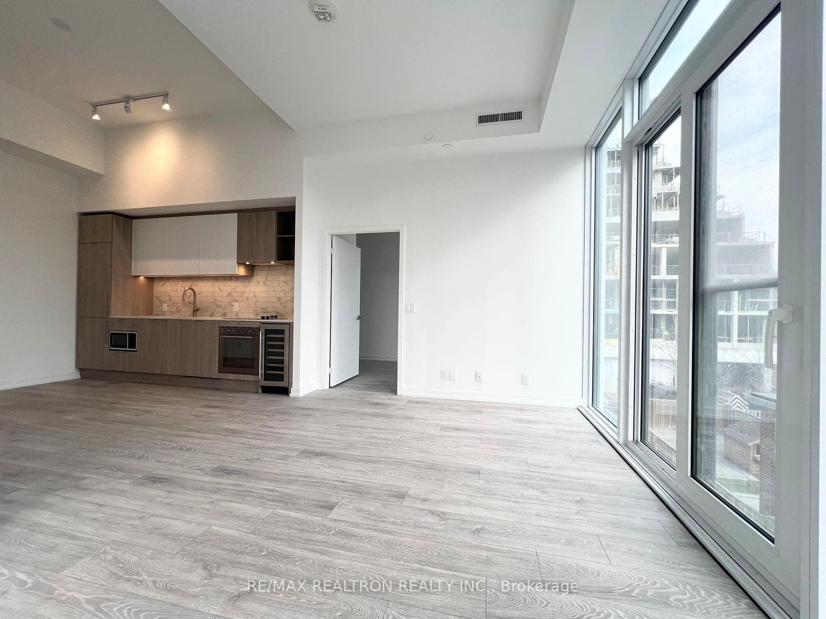 2020 Bathurst Street Unit 207 photo 19
