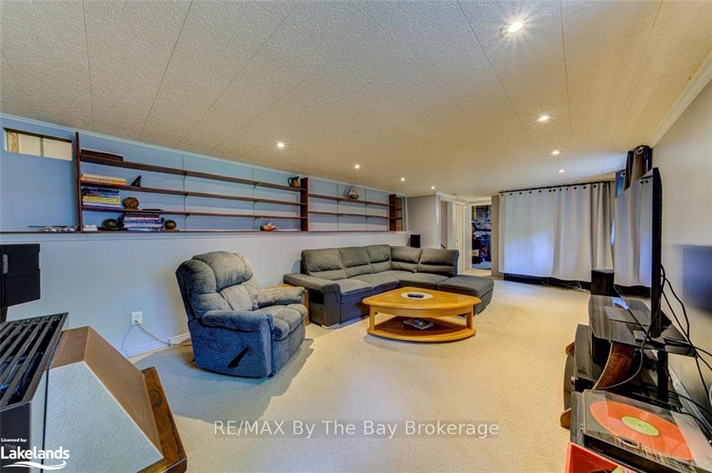 99 WILHELM Street photo 28