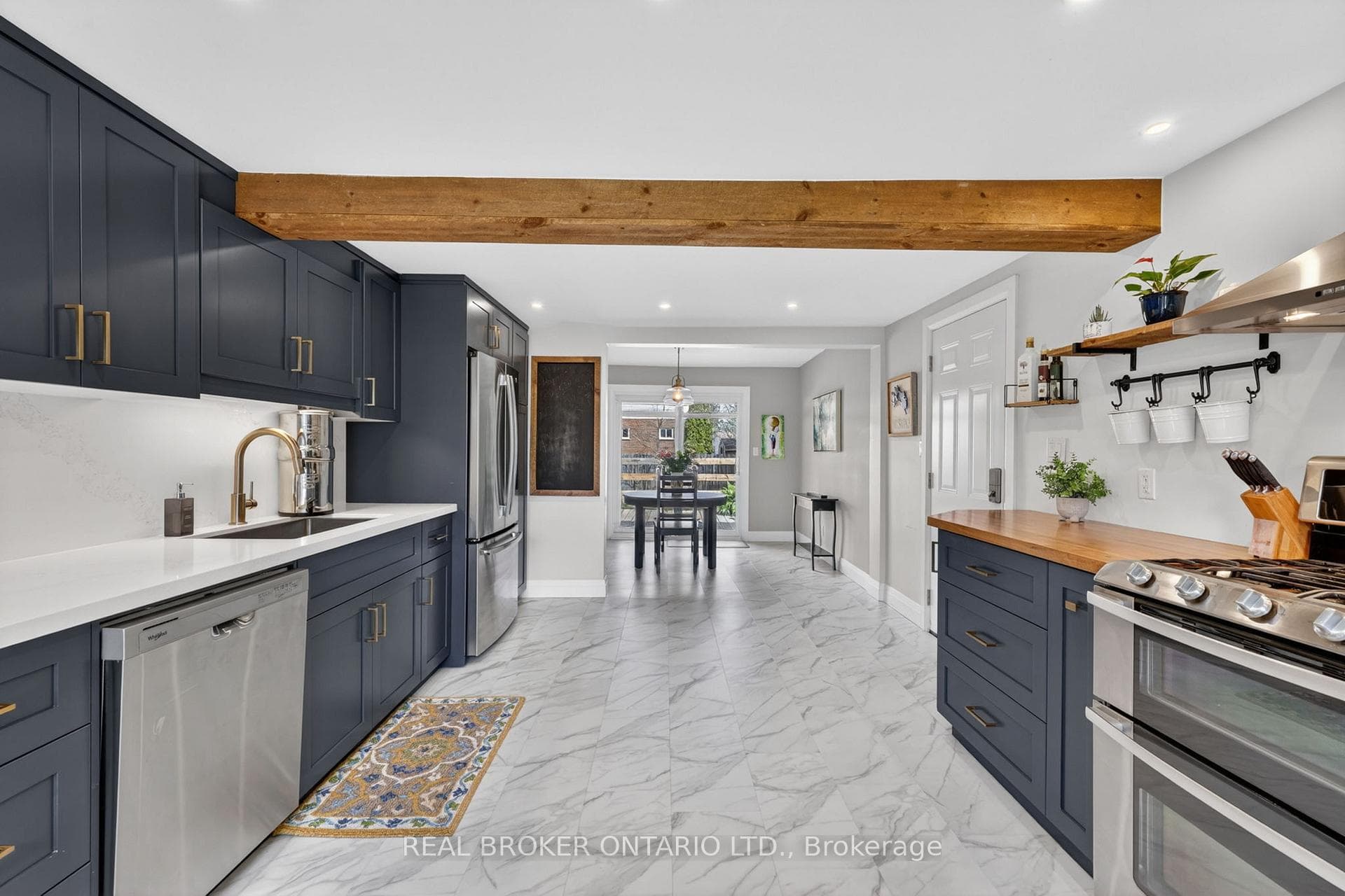 Large kitchen