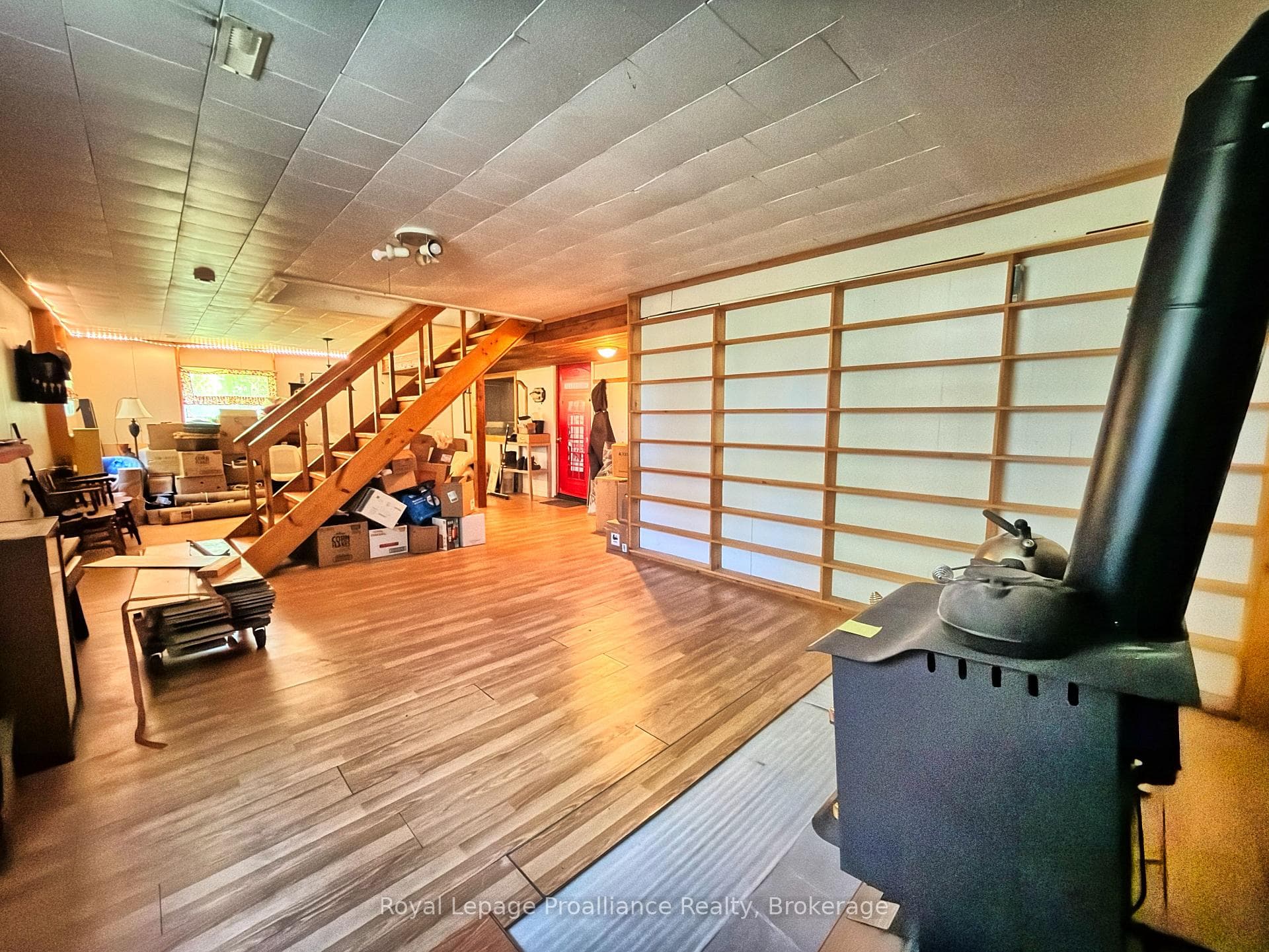 144 Wellington Street photo 27