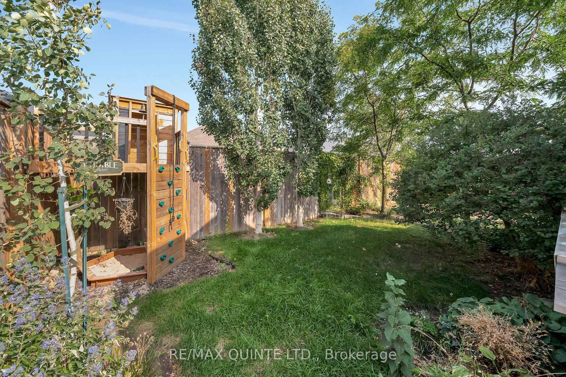 53 Tessa Boulevard photo 43