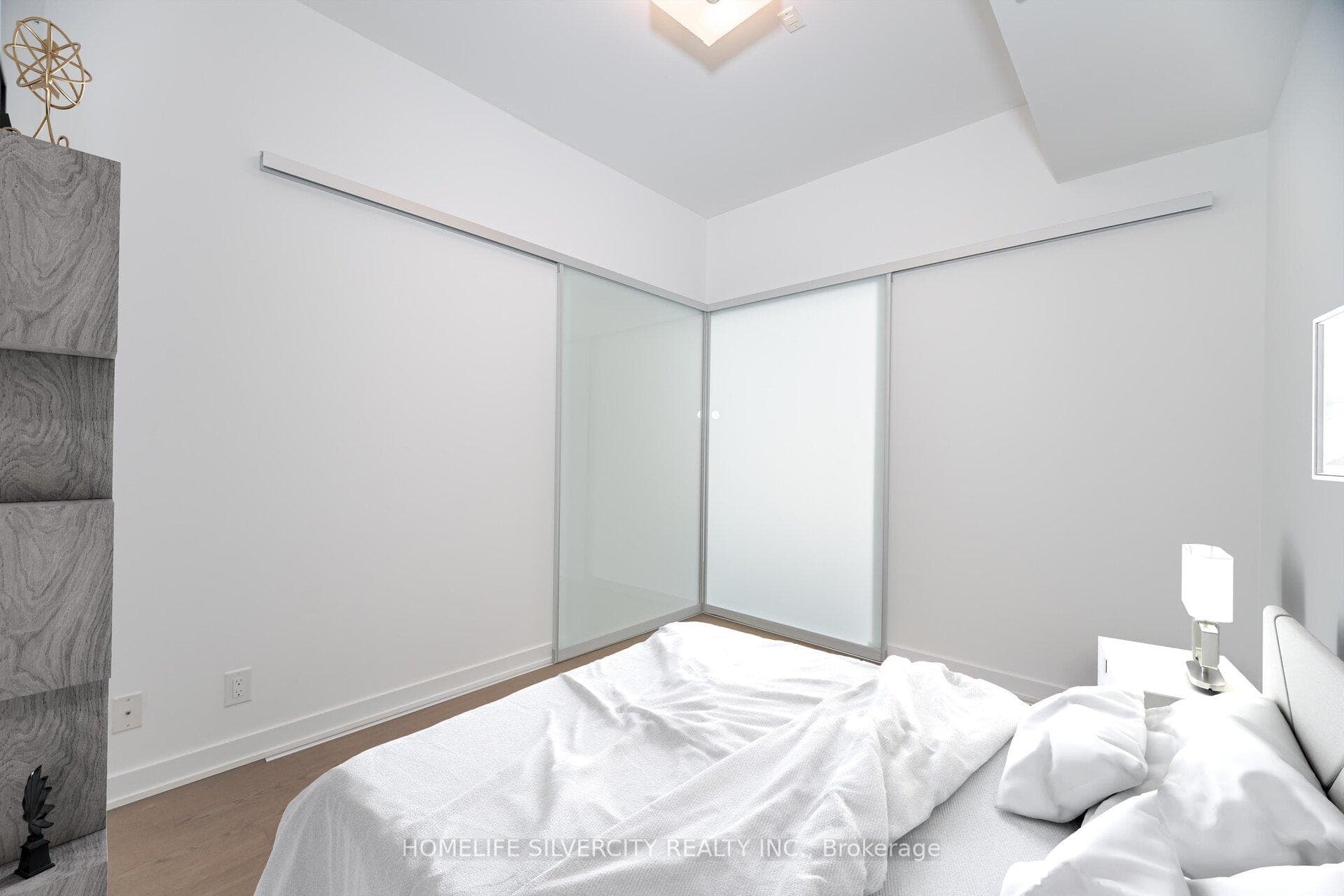 15 Beverley Street Unit 506 photo 20
