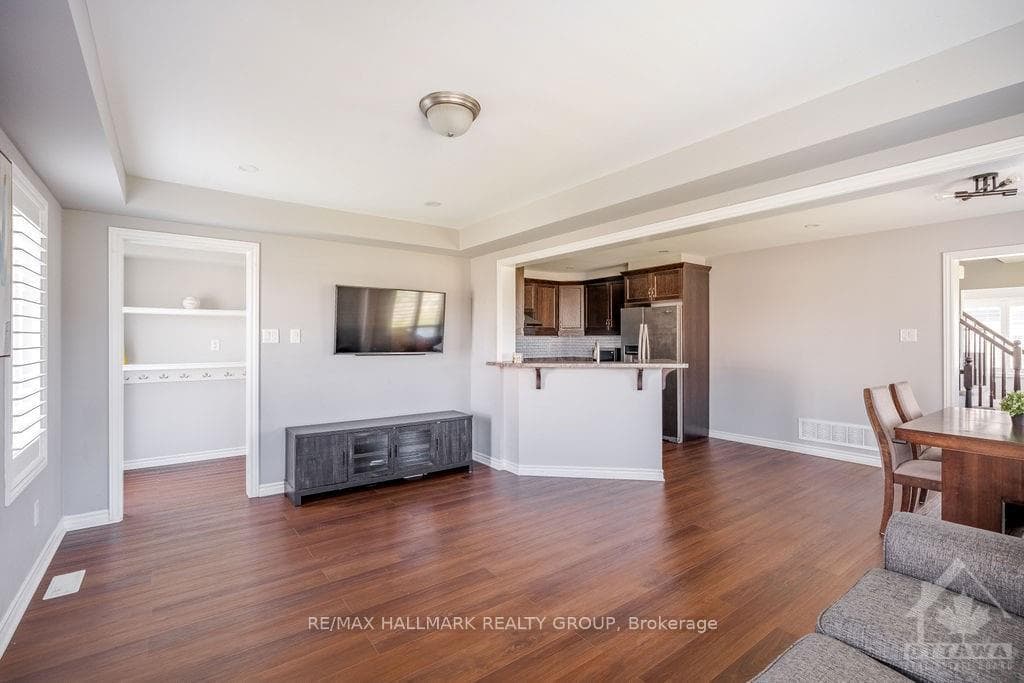 3585 RIVER RUN Avenue photo 6
