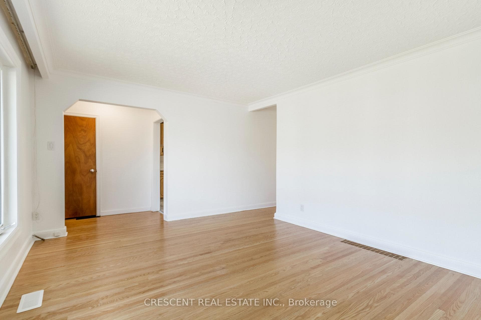 51 Black Creek Boulevard Unit Upper photo 13