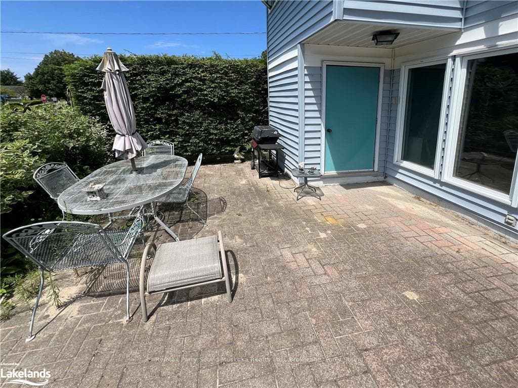 2 GEORGIAN BAY Avenue photo 4