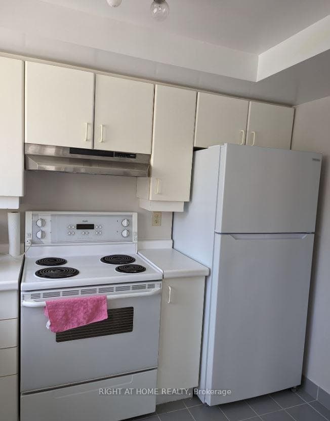 717 Bay Street Unit 1111 photo 11