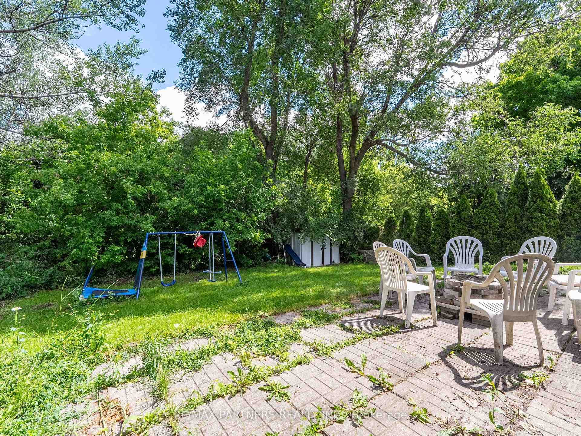 61 Mossbank Drive photo 29