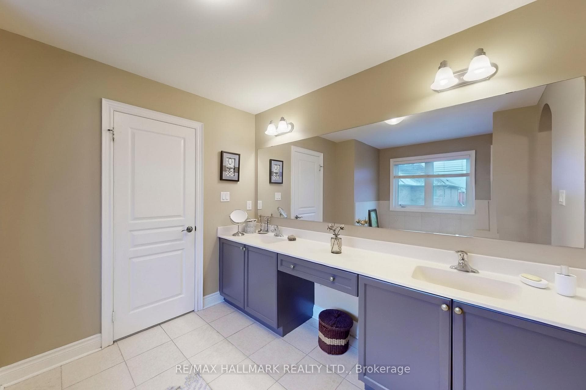 192 Tonner Crescent photo 29