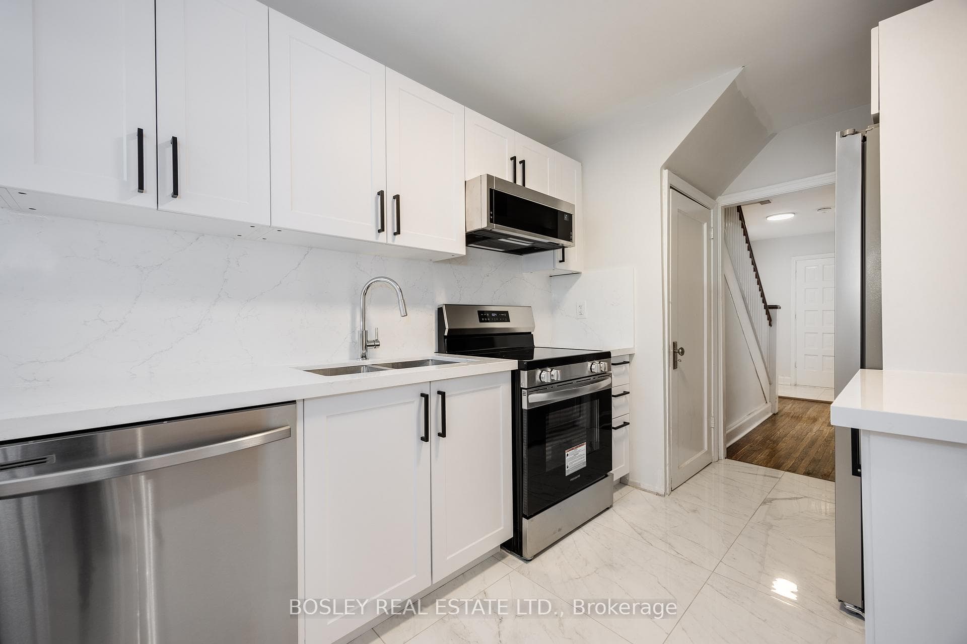 382 Merton Street photo 12