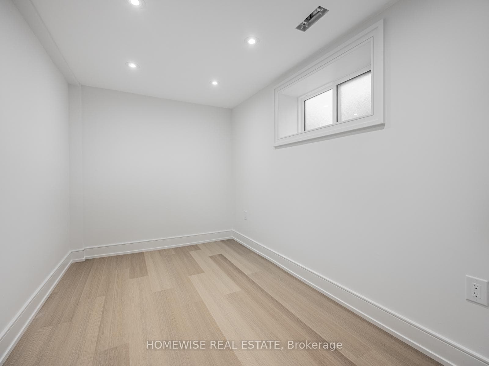21 Raeburn Avenue Unit Lower photo 5
