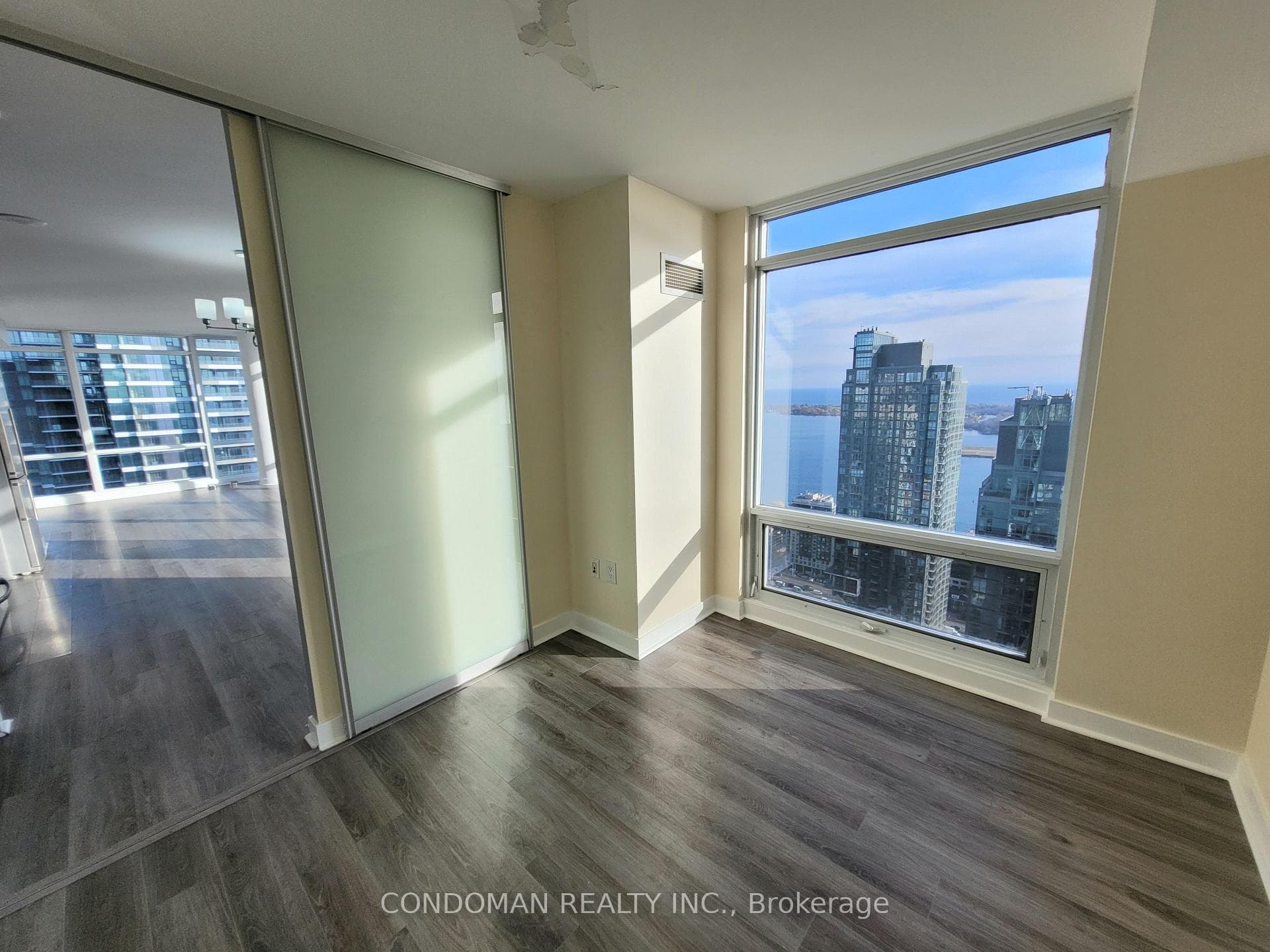 25 Telegram Mews Unit 5206 photo 16