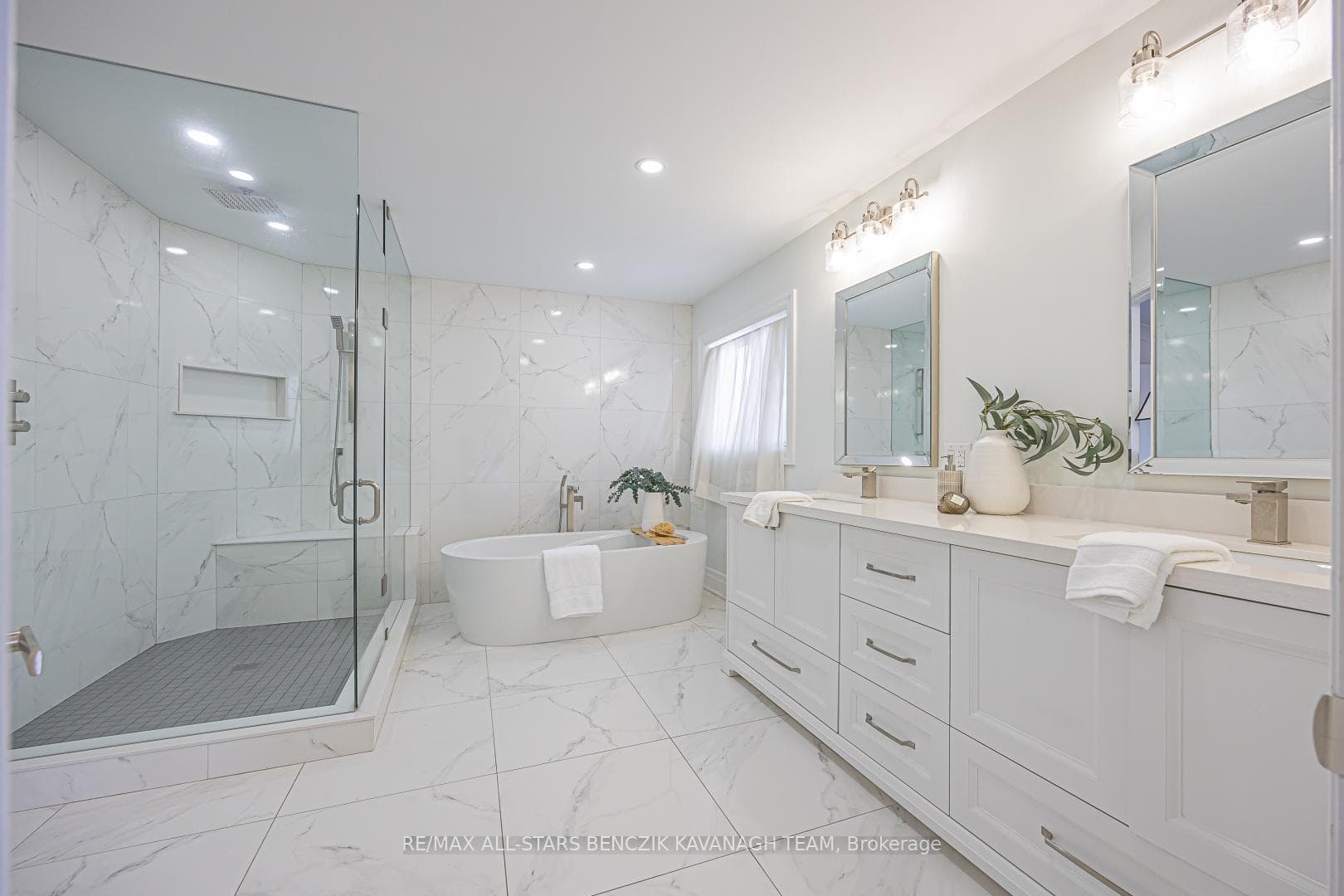2237 Hackett Place photo 18