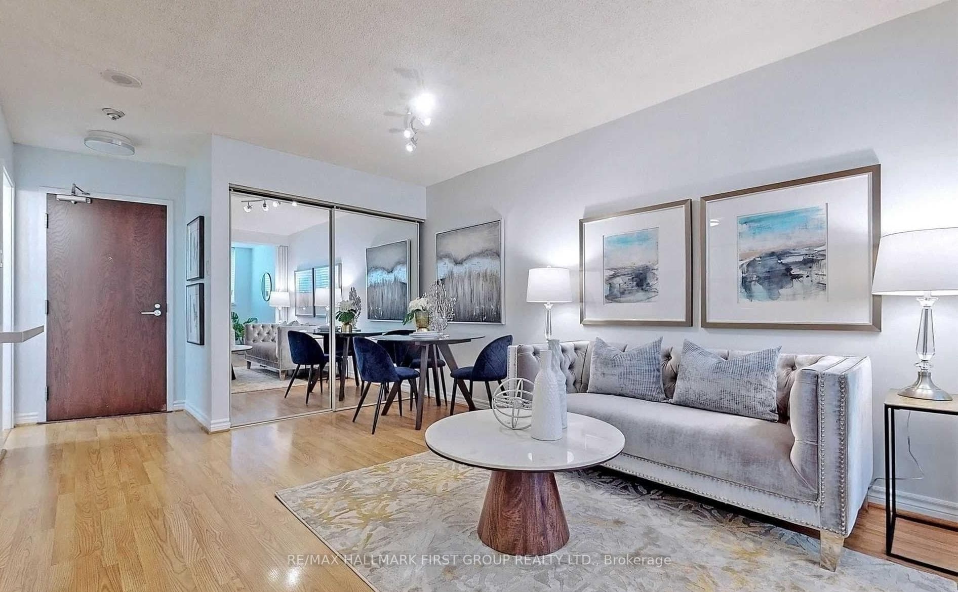 1055 Bay Street Unit 1714 photo 2