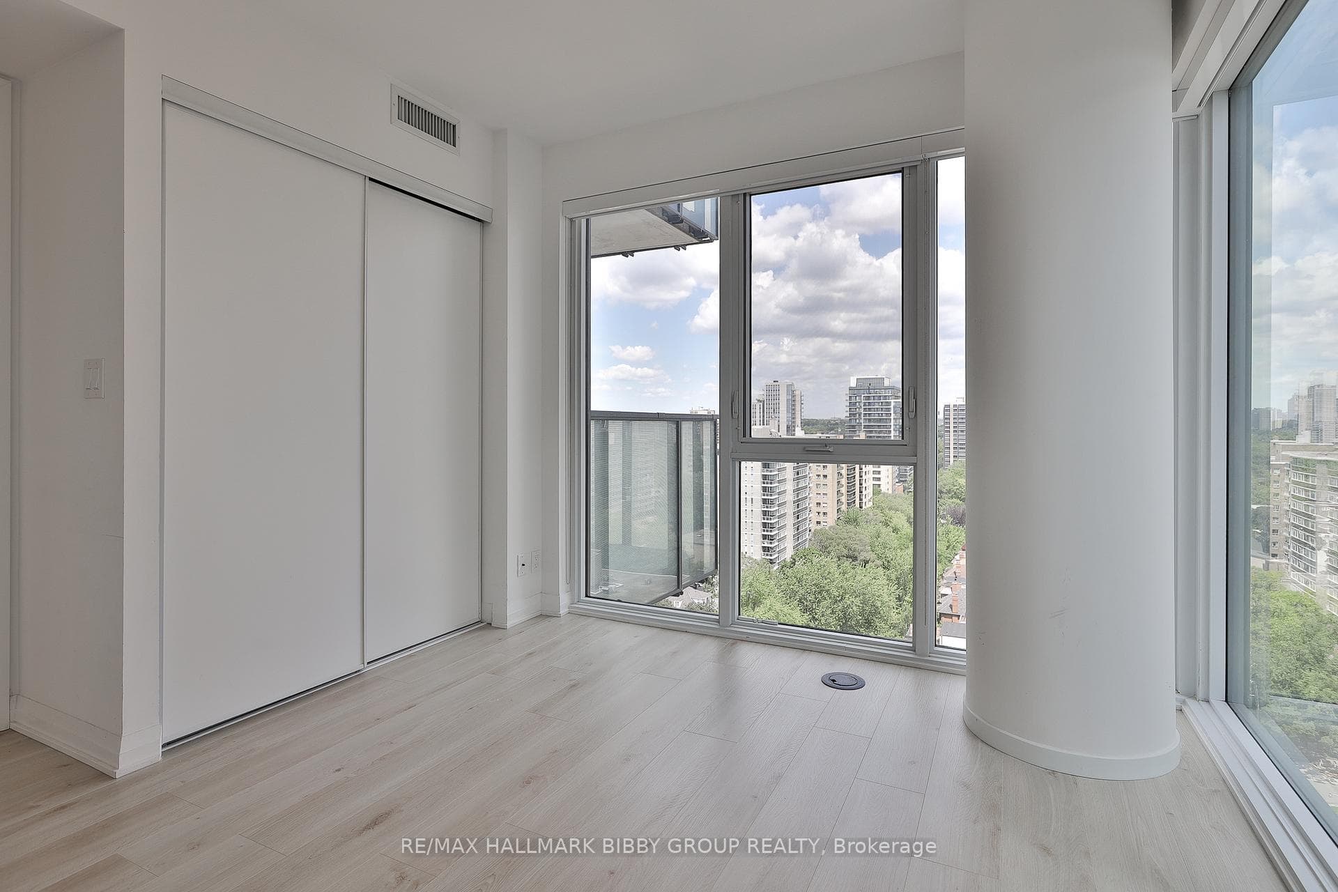 99 Foxbar Road Unit 1808 photo 18